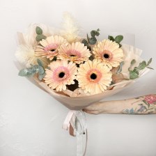 Букет из гербер и эвкалипта