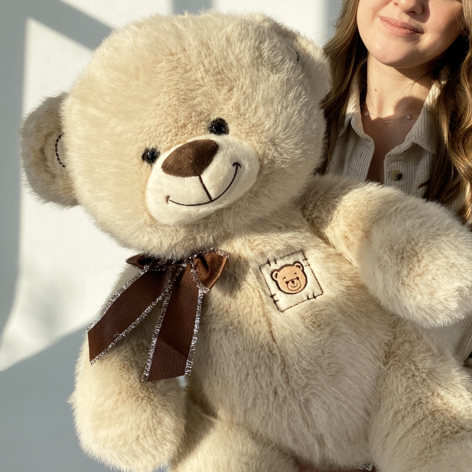 Бежевый мишка