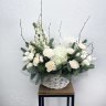 Новогодняя корзина с нобилисом, гвоздикой, гортензией