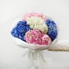 Букет из 5 гортензий