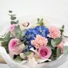 Сборный букет с розами, гортензией и гвоздиками