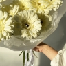 Букет из гербер и декора