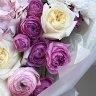 Букет с гортензией ранункулюсами и розой