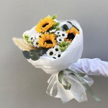 Букет с подсолнухами 