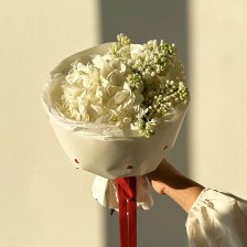 Букет из гортензии и сирени