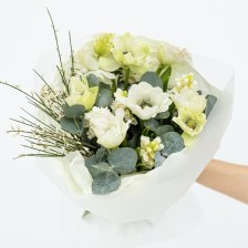 Сборный букет из гиацинтов, анемонов и эвкалипта